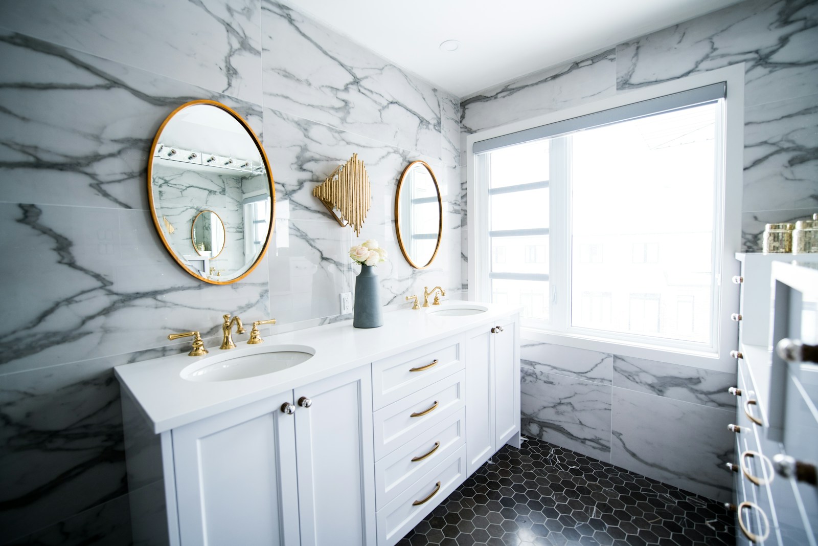 Bookmatched marble slab